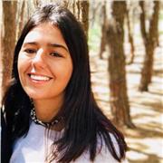 Canguro joven con amor para los más chicos